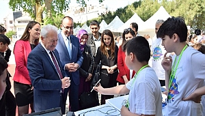 LAPSEKİ PLEVNE ORTA OKULUNDA BİLİM FUARI SERGİSİ AÇILDI