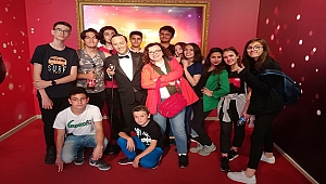 MÜZİK YARIŞMASININ BİRİNCİLERİ İSTANBUL GEZİSİNİN TADINI ÇIKARDI