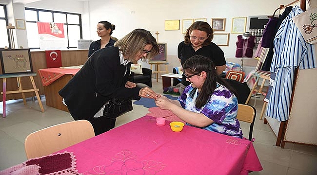 ÖZEL ÖĞRENCİLERDEN YILSONU ETKİNLİĞİ