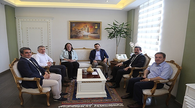 TÜRKİYE ORYANTİRİNG FEDERASYONU BAŞKANI HACER AKYÜZ'DEN VALİLİĞE ZİYARET