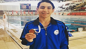 YÜZMEDE SPORCUMUZ TÜRKİYE ŞAMPİYONU OLDU