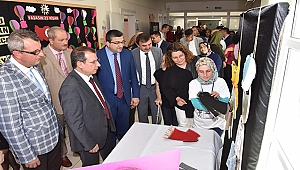 ZEYNEP BODUR OKYAY EĞİTİM UYGULAMA OKULU VE İŞ EĞİTİM MERKEZ OKULU TÜBİTAK 4006 BİLİM FUARI YAPILDI