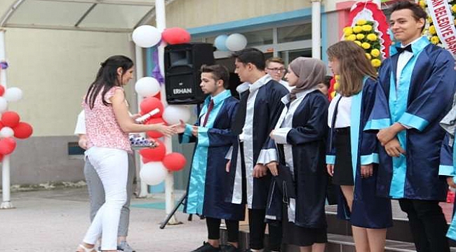 ÇAN ANADOLU LİSESİ'NDE MEZUNİYET COŞKUSU