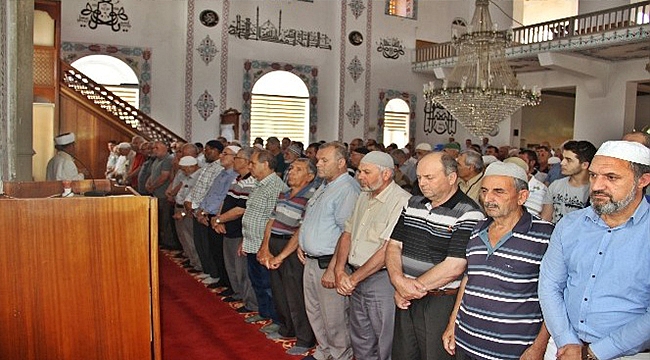 ÇAN'DA MUHAMMED MURSİ İÇİN GIYABİ CENAZE NAMAZI KILINDI