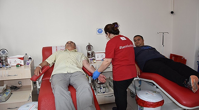 ÇANAKKALE İL KÜLTÜR VE TURİZM MÜDÜRLÜĞÜ'NDEN KAN BAĞIŞI HAYAT KURTARIR PROJESİNE DESTEK