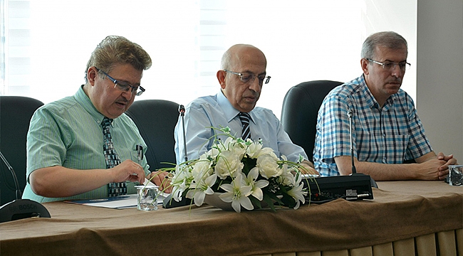 İLAHİYAT FAKÜLTESİ AKADEMİK KURUL TOPLANTISI GERÇEKLEŞTİRİLDİ