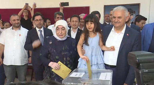 İSTANBUL SANDIK BAŞINDA