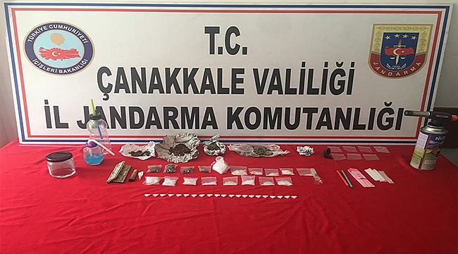 KAZAYA GİDEN JANDARMA EKİBİ ARAÇTA UYUŞTURUCU BULDU