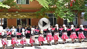 LAPSEKİ'DE YIL SONU ÖĞRENME ŞENLİĞİ YAPILDI