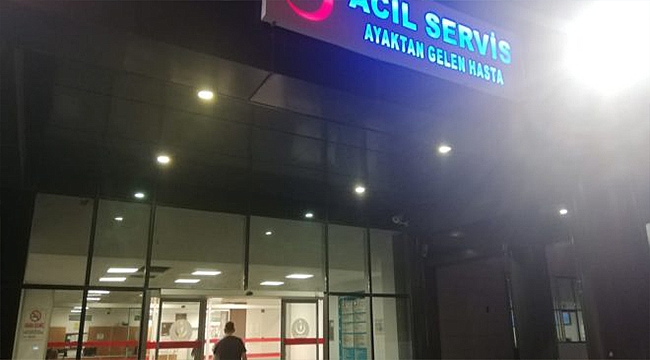 POLİSİN GÖZÜ ÖNÜNDE BIÇAKLANDI