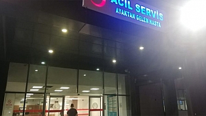 POLİSİN GÖZÜ ÖNÜNDE BIÇAKLANDI