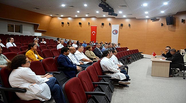 REKTÖR MURAT ÇOMÜ HASTANESİNDE BÖLÜM BAŞKANLARIYLA BİR ARAYA GELDİ