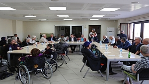 VALİ ORHAN TAVLI, HUZUREVİ SAKİNLERİNİN BAYRAMINI KUTLADI