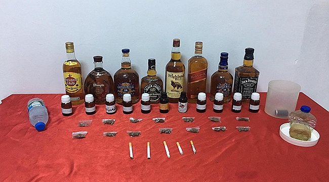 YOL KONTROLÜNDE SATIŞA HAZIR UYUŞTURUCU VE KAÇAK İÇKİ YAKALANDI