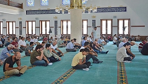 15 TEMMUZ DEMOKRASİ VE MİLLİ BİRLİK GÜNÜ DOLAYISIYLA İLAHİYAT CAMİSİNDE MEVLİD-İ ŞERİF OKUTULDU