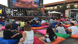 17 BURDA YAZ KONSERLERİ MÜZİKSEVERLERE KEYİFLİ ANLAR YAŞATIYOR!