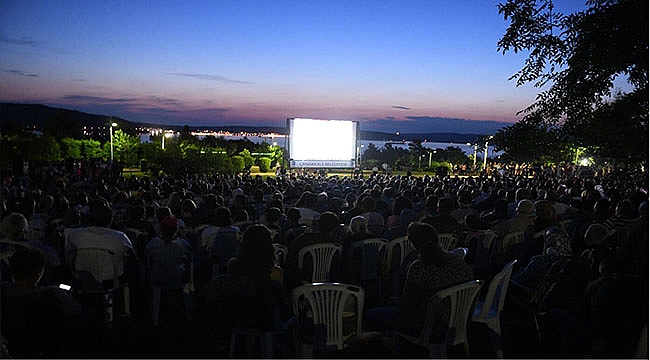 AÇIK HAVADA SİNEMA KEYFİ DEVAM EDİYOR