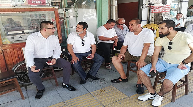 BAŞKAN ERDOĞAN, PAZAR YERİNDE ESNAFLA KAHVALTI YAPTI