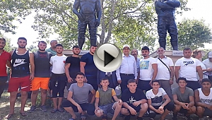 ÇAN BELEDİYESİ DESTEK İÇİN GÜREŞÇİLERİNİN YANINDA