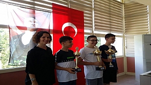 ÇANAKKALE BELEDİYESPOR SATRANÇ OYUNCULARI, 2 TURNUVAYI 3 KUPAYLA TAMAMLADI