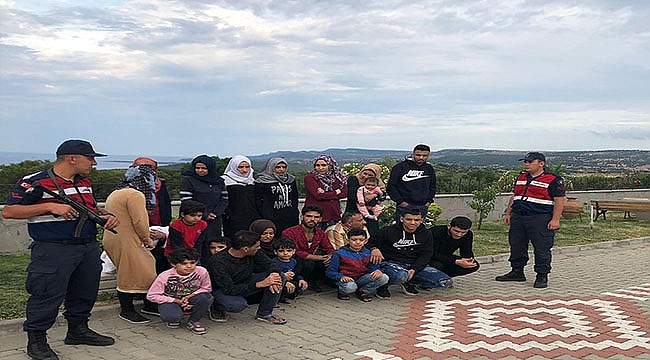 ÇANAKKALE'DE 78 KAÇAK GÖÇMEN YAKALANDI!