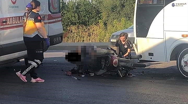 ÇANAKKALE'DE OTOBÜS İLE MOTOSİKLET ÇARPIŞTI: 1 KİŞİ ÖLDÜ