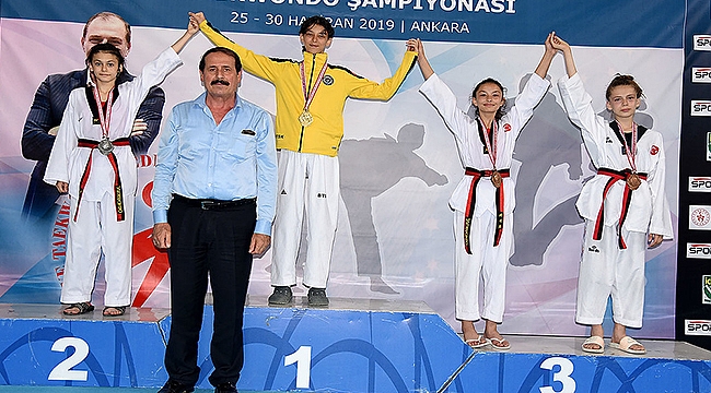 ÇANAKKALELİ TAEKWONDOCULARIN BAŞARILARI TÜM HIZIYLA DEVAM EDİYOR