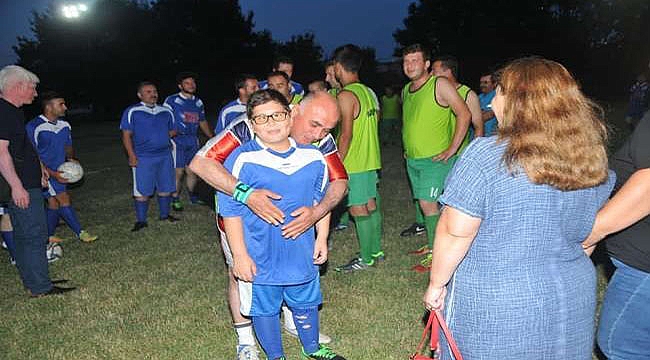 GÖRME ENGELLİLERLE EMPATİ MAÇINA ÇIKTILAR