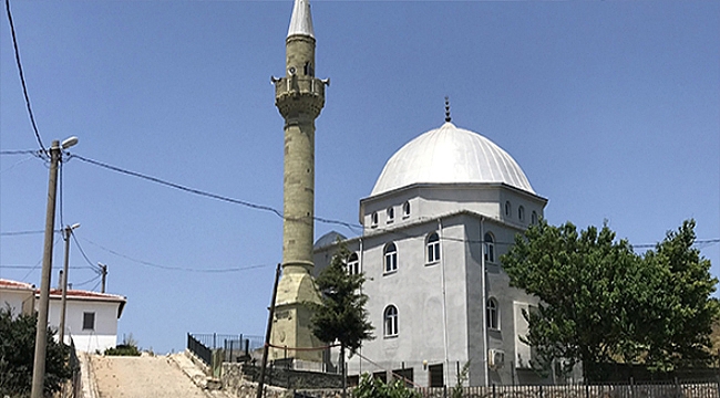 'HATIRA OLSUN' DİYE MİNAREYİ ADAYA TAŞIDILAR