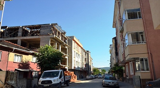 İNŞAATTAN DÜŞEN İŞÇİ AĞIR YARALANDI