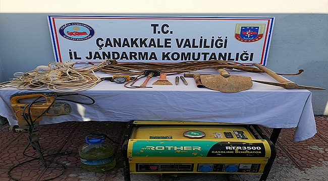 İZİNSİZ KAZI YAPARKEN SUÇÜSTÜ YAKALANDILAR