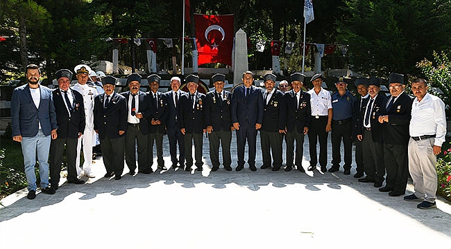 LAPSEKİ'DE 15 TEMMUZ KUTLAMALARI YAPILIYOR