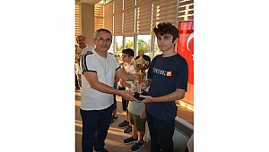 SATRANÇ TAKIMI, HER KATEGORİDE ÖDÜLÜN SAHİBİ OLDU