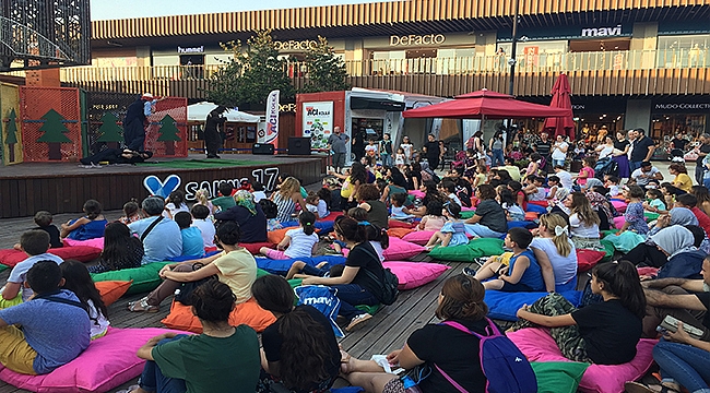 TİYATRO KEYFİ TÜM EĞLENCESİ İLE 17 BURDA'DA DEVAM EDİYOR