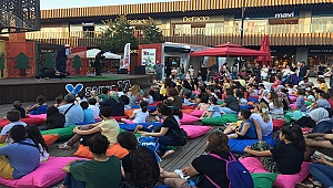 TİYATRO KEYFİ TÜM EĞLENCESİ İLE 17 BURDA'DA DEVAM EDİYOR