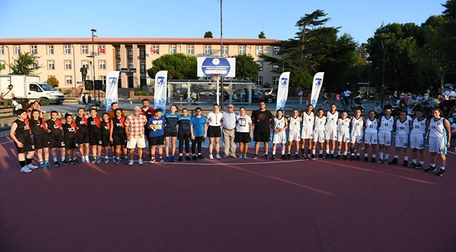 ADANA BÜYÜKŞEHİR BASKETBOL TAKIMINDAN GÖSTERİ MAÇI