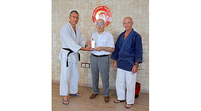 AİKİDO TOPLULUĞUNDAN REKTÖR PROF. DR. SEDAT MURAT'A ZİYARET