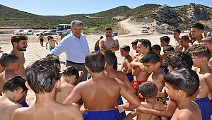 BAŞKAN ELBİ'DEN GENÇ FUTBOLCULARA ZİYARET