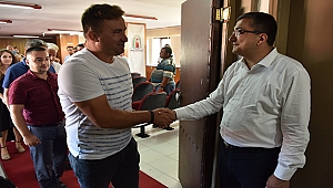 BAŞKAN ÖZ BELEDİYE PERSONELİ İLE BAYRAMLAŞTI