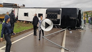 BİGA'DA YOLCU OTOBÜSÜ DEVRİLDİ: 1 KİŞİ YAŞAMINI YİTİRDİ!