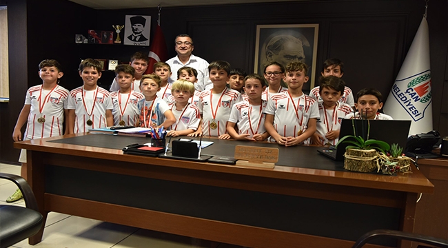 ÇANSPOR'UN MİNİKLERİ ŞAMPİYON OLDU