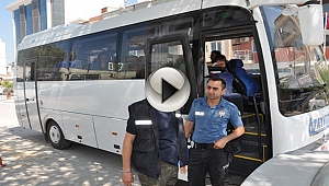 EZİNE'DE 28 DÜZENSİZ GÖÇMEN YAKALANDI, 1 KİŞİ TUTUKLANDI