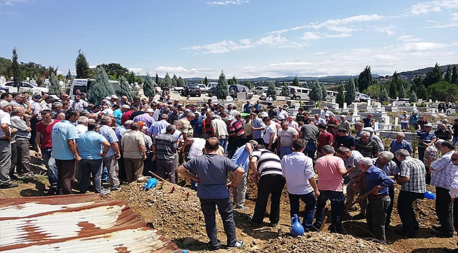 KAZADA ÖLENLER TOPRAĞA VERİLDİ