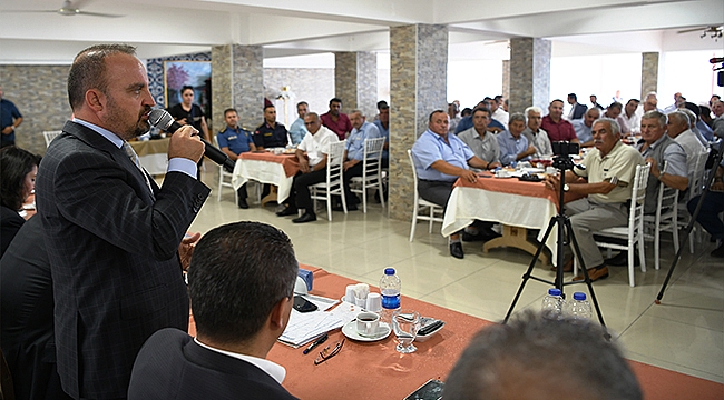 TURAN GELİBOLU'DA MUHTARLARLA BİR ARAYA GELDİ