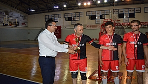 VOLEYBOL'UN ŞAMPİYONU ARGE BİLGİSAYAR OLDU