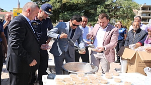 BAŞKAN YÜKSEL AŞURE DAĞITTI