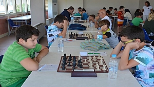 BELEDİYESPOR SATRANÇ OYUNCULARINDAN ZAFER TURNUVASINDA BÜYÜK BAŞARI