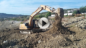BOZCAADA'DA SAHİLDE İZİNSİZ KAZI VATANDAŞLAR TARAFINDAN DURDURULDU