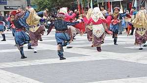 LAPSEKİ'DE 97. YIL ÇOŞKUSU YAŞANDI