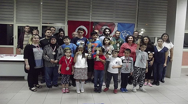 AMATÖR SPOR HAFTASI TURNUVASINDA 2 KUPA 5 MADALYA